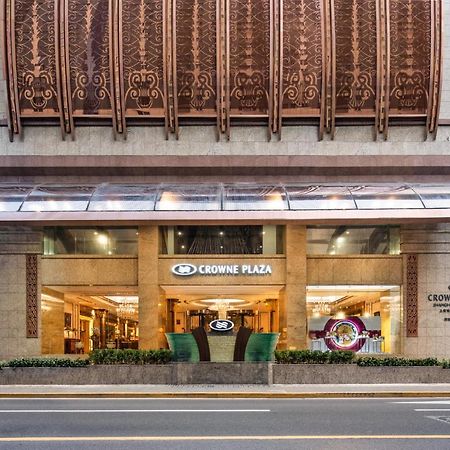 Crowne Plaza Shanghai Nanjing Road By Ihg Kültér fotó The entrance of the hotel
