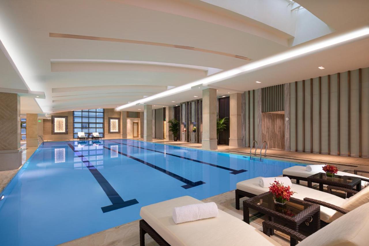 Crowne Plaza Shanghai Nanjing Road By Ihg Kültér fotó The pool at the spa