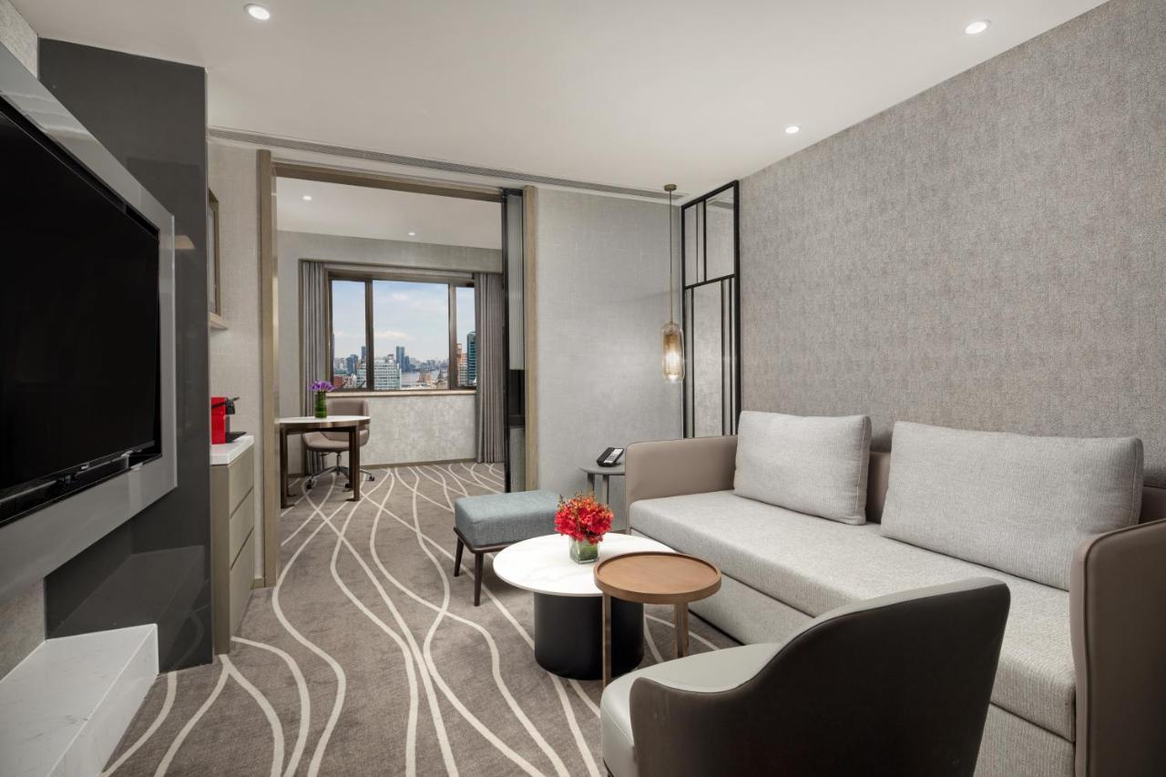 Crowne Plaza Shanghai Nanjing Road By Ihg Kültér fotó A suite at the hotel